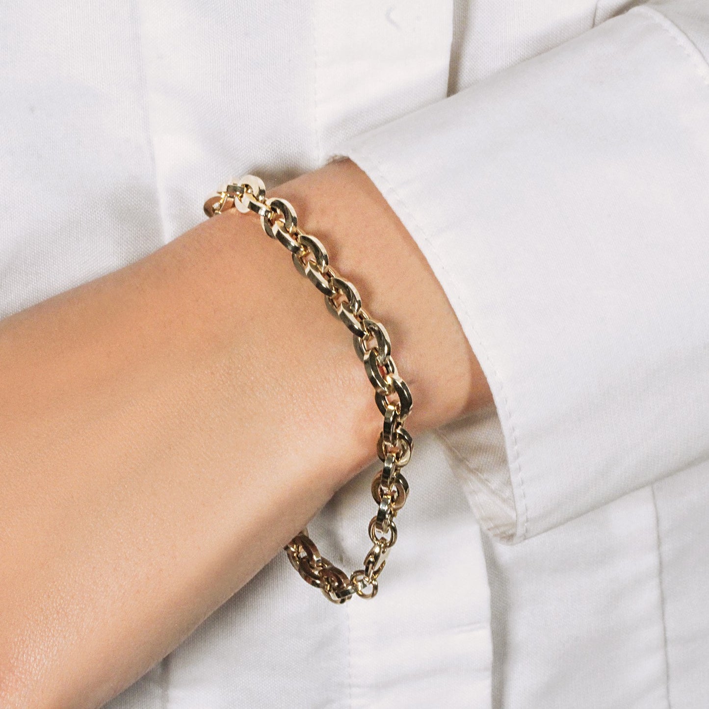 Shiny Oval Link Bracelet in 14k Yellow Gold